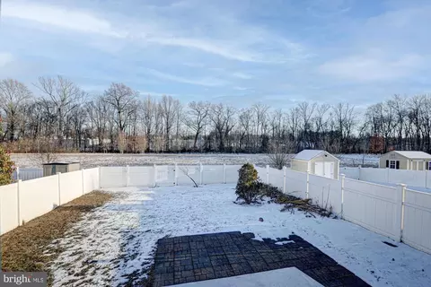 Exterior - 128 E General Grey Ct, Newark, DE 19702 photo 3 of 5