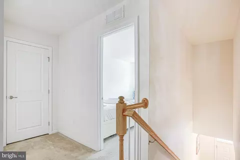 Entry Way - 128 E General Grey Ct, Newark, DE 19702 photo 15 of 16