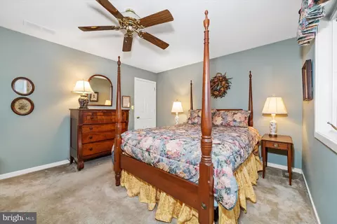 111 Downs Dr, Wilmington, DE 19807 photo 45