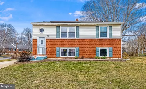 2 Gristmill Ln, Newark, DE 19711