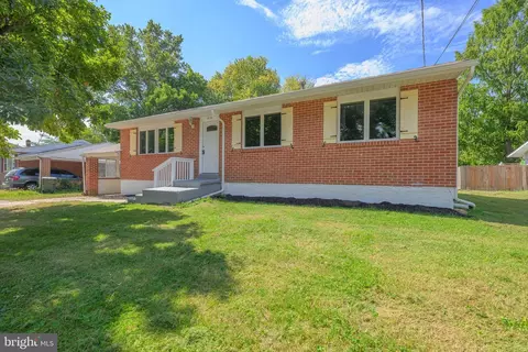 Exterior - 810 Devon Dr, Newark, DE 19711 photo 2 of 8