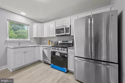 810 Devon Dr, Newark, DE 19711