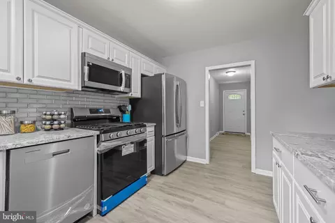 Entry Way - 810 Devon Dr, Newark, DE 19711 photo 1 of 1