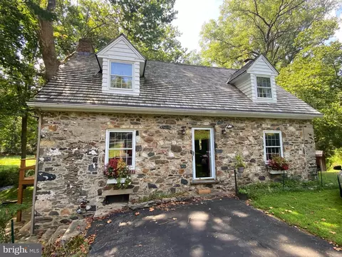 3832 Mill Creek Rd, Hockessin, DE 19707