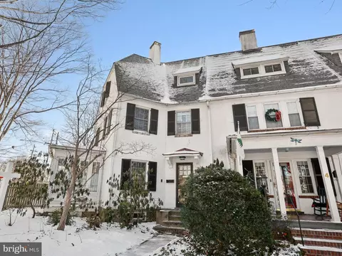 6 Crawford Cir, Wilmington, DE 19805
