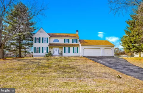 8 Dunswell Dr, Middletown, DE 19709
