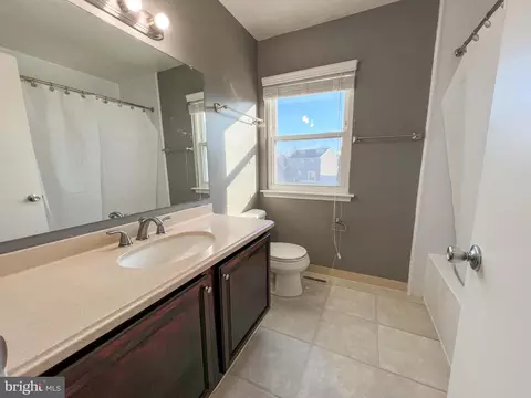 Bath - 407 Empoli Dr, Bear, DE 19701 photo 2 of 3
