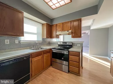 Kitchen - 407 Empoli Dr, Bear, DE 19701 photo 2 of 2