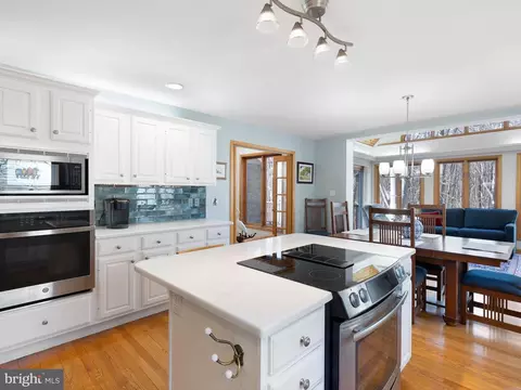 Kitchen - 10 Forest Rdg, Newark, DE 19711 photo 2 of 4