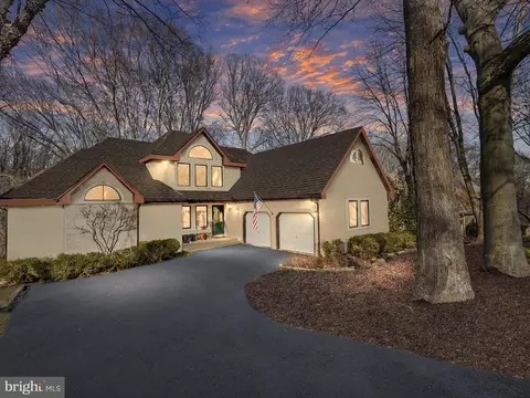 10 Forest Rdg, Newark, DE 19711