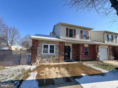 400 Calburn Ct, Bear, DE 19701 photo 2