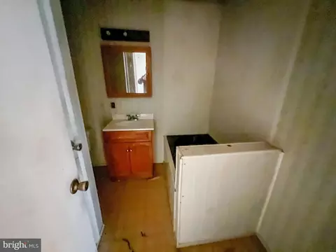 Entry Way - 3144 Old County Rd, Newark, DE 19702 photo 2 of 3