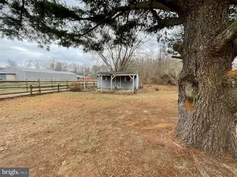 Exterior - 6064 Summit Bridge Rd, Townsend, DE 19734 photo 5 of 6