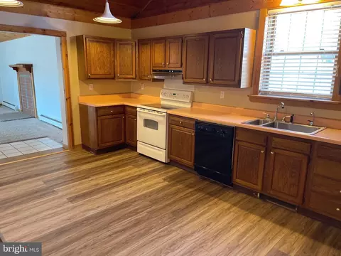 Kitchen - 6064 Summit Bridge Rd, Townsend, DE 19734 photo 1 of 5