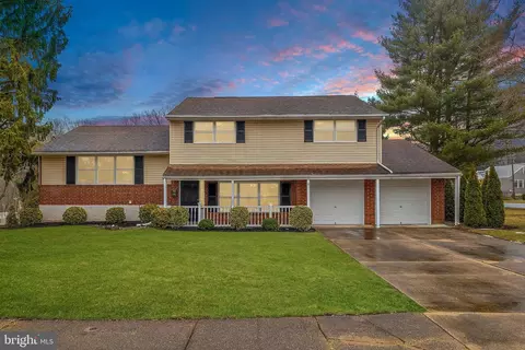 2134 Coventry Dr, Wilmington, DE 19810