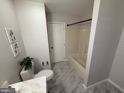 Entry Way - 247 Becks Woods Dr, Bear, DE 19701 photo 6 of 11