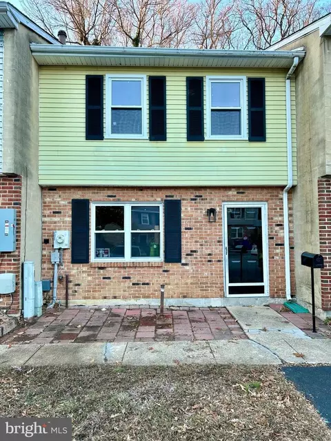 663 Lockhaven Ct, Newark, DE 19702