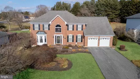 19 Somerset Ln, Newark, DE 19711