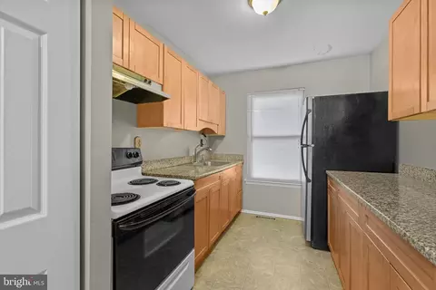 Kitchen - 435 Calburn Ct, Bear, DE 19701 photo 2 of 2
