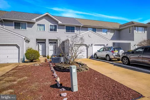 38 O O Rourke Ct, Newark, DE 19702