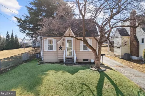 808 W Champlain Ave, Wilmington, DE 19804