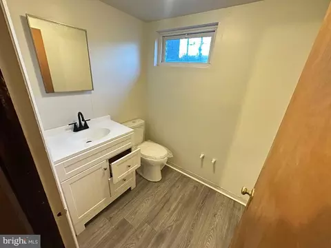 Bath - 1126 Ralph Rd, Newark, DE 19713 photo 1 of 2