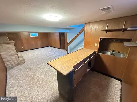 Living - 1126 Ralph Rd, Newark, DE 19713 photo 5 of 5