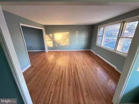Living - 1126 Ralph Rd, Newark, DE 19713 photo 1 of 5