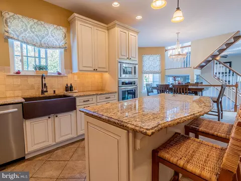 Kitchen - 63 Emerald Ridge Dr, Bear, DE 19701 photo 4 of 6