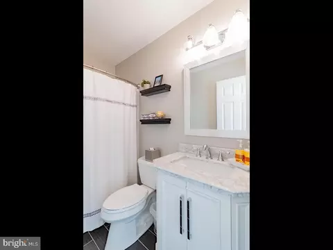 Bath - 63 Emerald Ridge Dr, Bear, DE 19701 photo 8 of 10