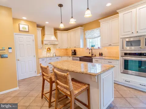 Kitchen - 63 Emerald Ridge Dr, Bear, DE 19701 photo 2 of 6