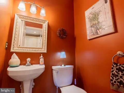 Bath - 63 Emerald Ridge Dr, Bear, DE 19701 photo 2 of 10