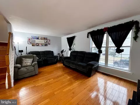367 Norman Dr, Newark, DE 19702 photo 4