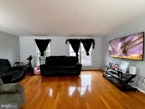 367 Norman Dr, Newark, DE 19702 photo 3