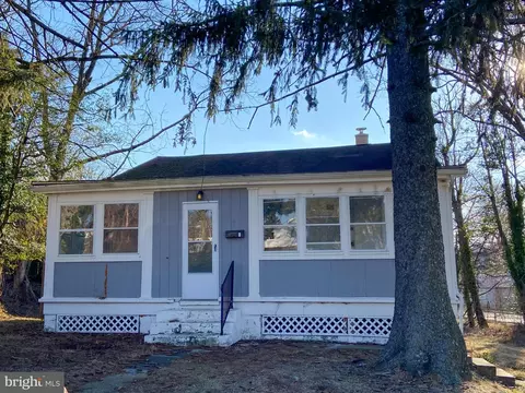4 Lore Ave, Wilmington, DE 19809