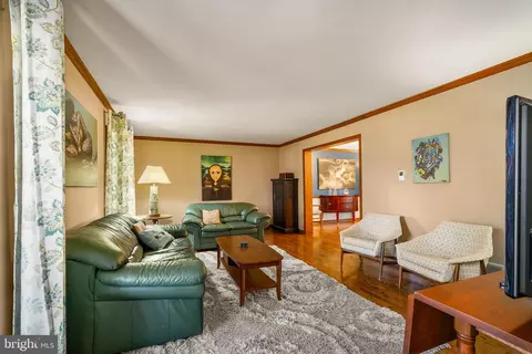 Living - 104 Nina Ct, Bear, DE 19701 photo 1 of 2
