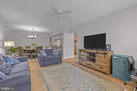 800 Waters Edge Dr, Newark, DE 19702 photo 6