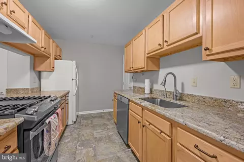 800 Waters Edge Dr, Newark, DE 19702 photo 12