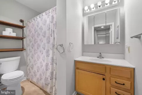 800 Waters Edge Dr, Newark, DE 19702 photo 17