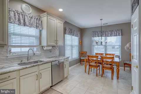 Kitchen - 151 Springmill Dr, Middletown, DE 19709 photo 5 of 7