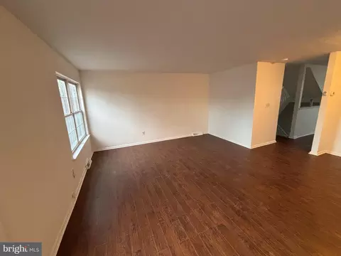 Living - 533 Canary, Newark, DE 19702 photo 3 of 4