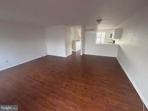 Living - 533 Canary, Newark, DE 19702 photo 1 of 4