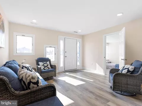 Entry Way - 29 Carlisle Rd, Newark, DE 19713 photo 1 of 2