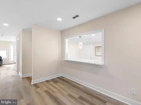 Entry Way - 29 Carlisle Rd, Newark, DE 19713 photo 2 of 2