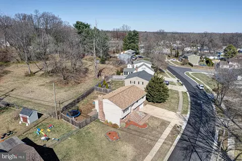 212 Darwin Dr, Newark, DE 19711 photo 5