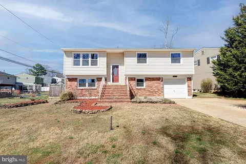 212 Darwin Dr, Newark, DE 19711