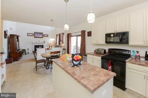 Kitchen - 418 Bergenia Loop, Bear, DE 19701 photo 3 of 3