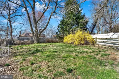 Exterior - 28 Caynor Ct, Newark, DE 19711 photo 7 of 8
