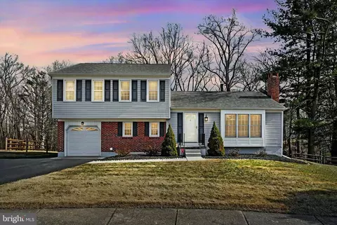 62 Quail Hollow Dr, Hockessin, DE 19707
