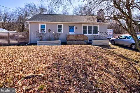 2976 Old County Rd, Newark, DE 19702